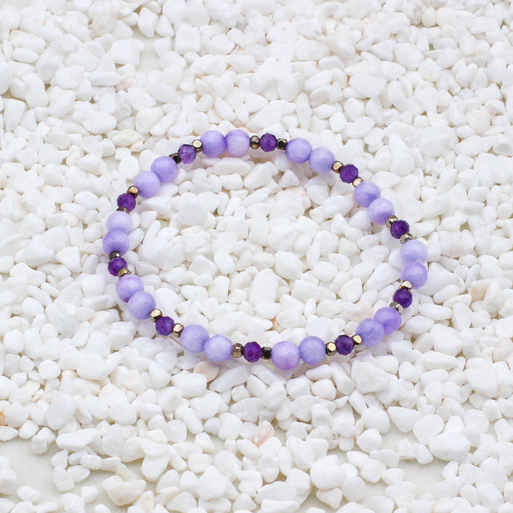 Quartzite and Amethyst Gemstone Stretch Bracelet.